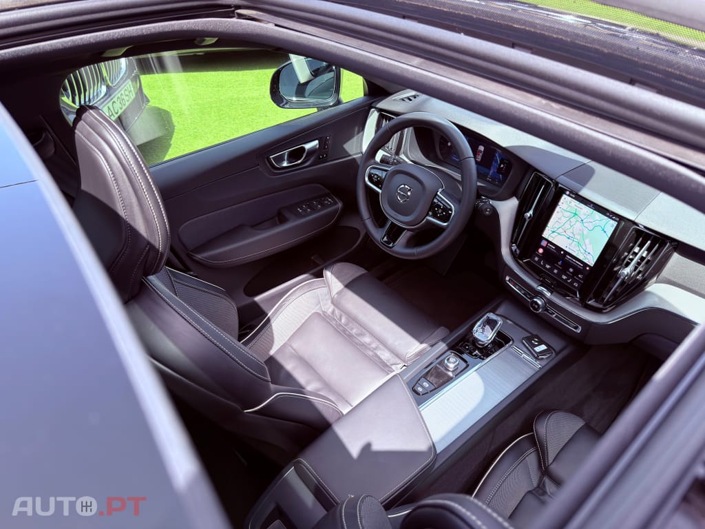 Volvo XC60 2.0 T6 PHEV Black Edition AWD