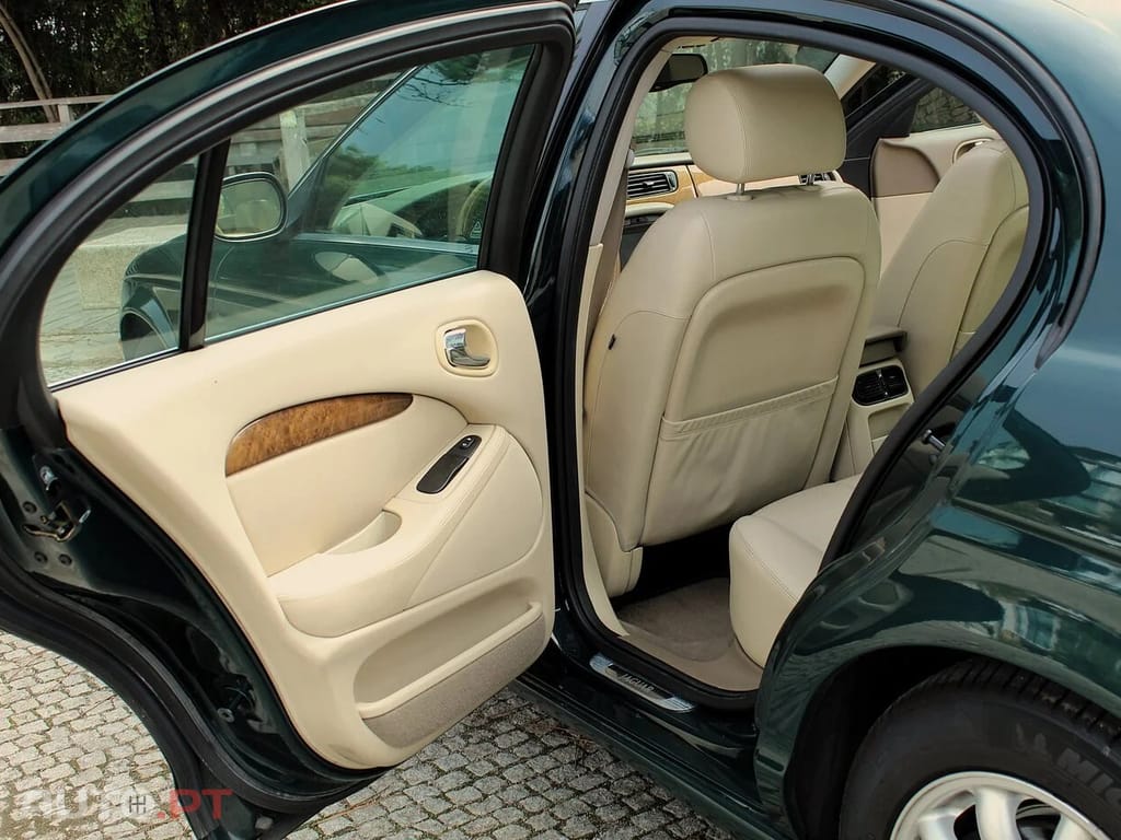 Jaguar S-Type 2.5 V6 Executive