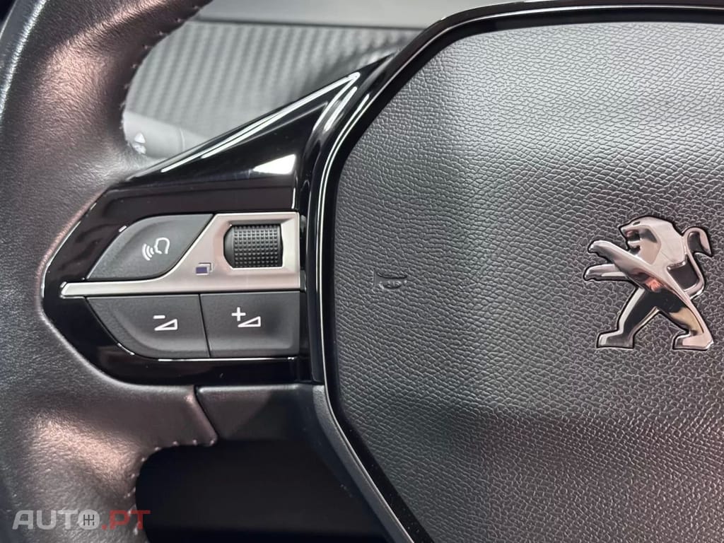 Peugeot 2008 1.2 PureTech Allure Pack