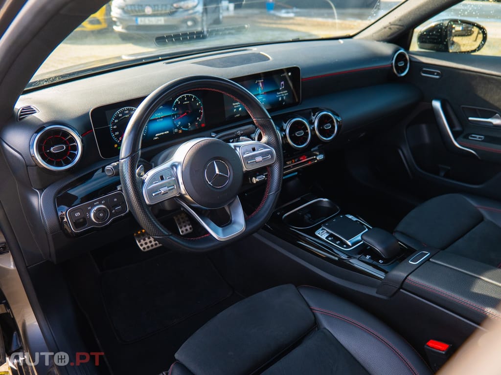 Mercedes-Benz A 35 AMG 4Matic Speedshift DCT 7G