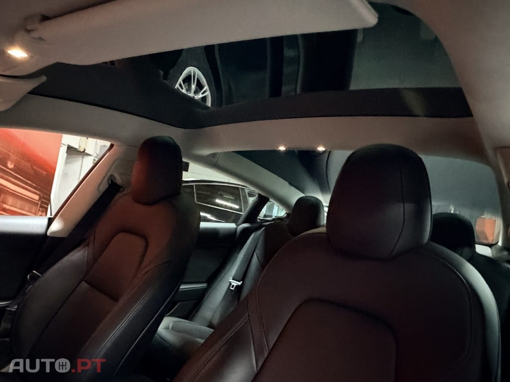 Tesla Model 3 Tração Traseira