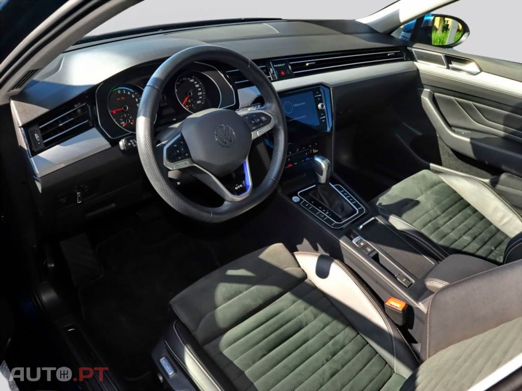 Volkswagen Passat Variant I.V.A DEDUTIVEL 1.4 eHybrid GTE Matrix