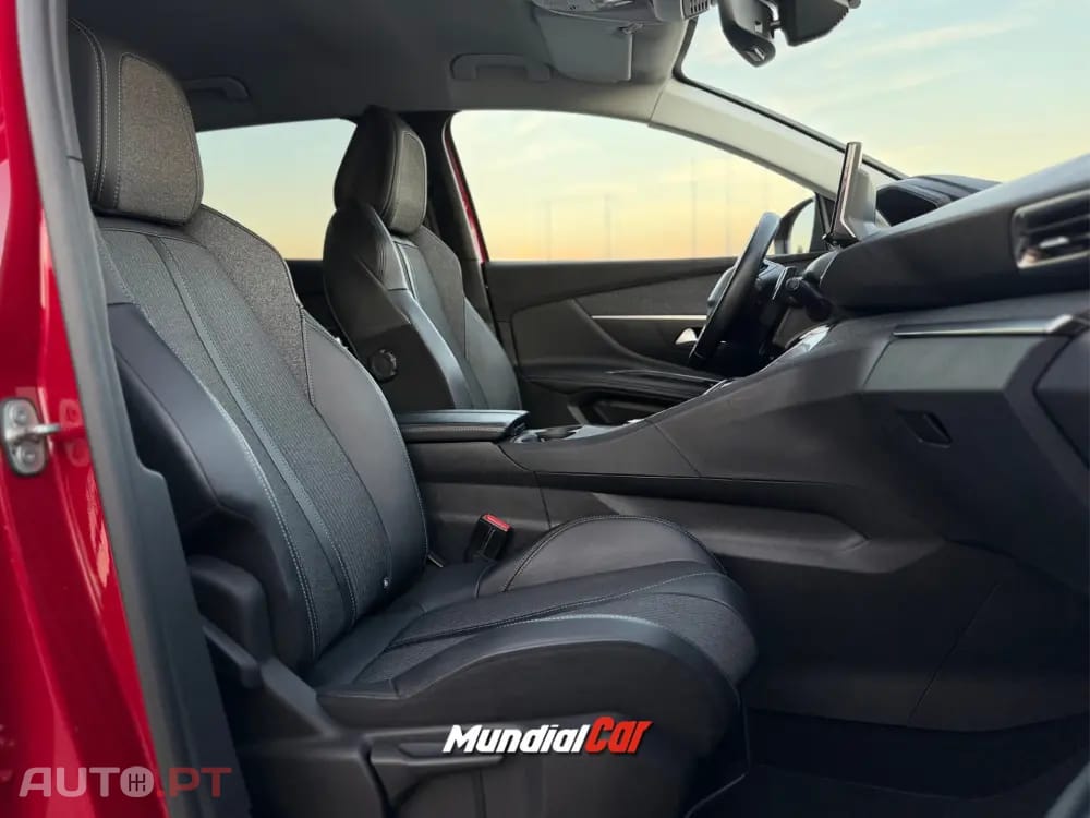 Peugeot 3008 1.6 Hybrid Allure e-EAT8