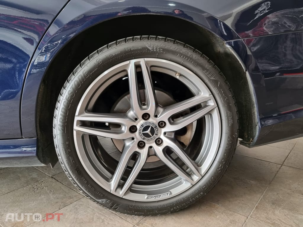 Mercedes-Benz E 220 AMG Line