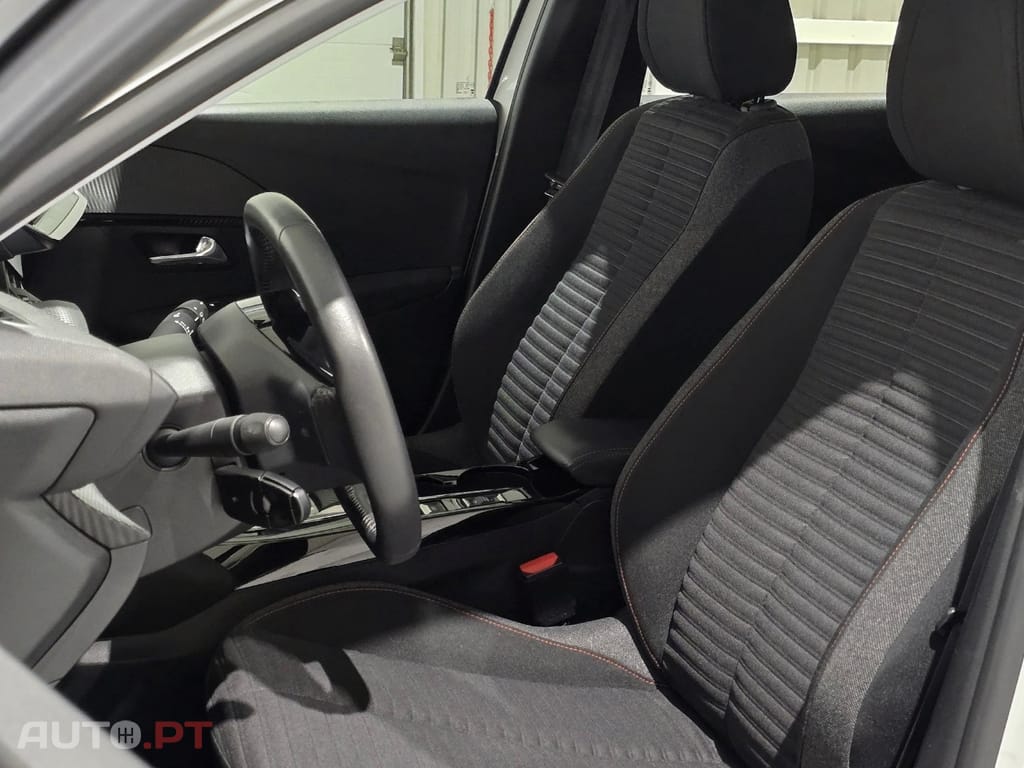 Peugeot E-208 50 kWh Active