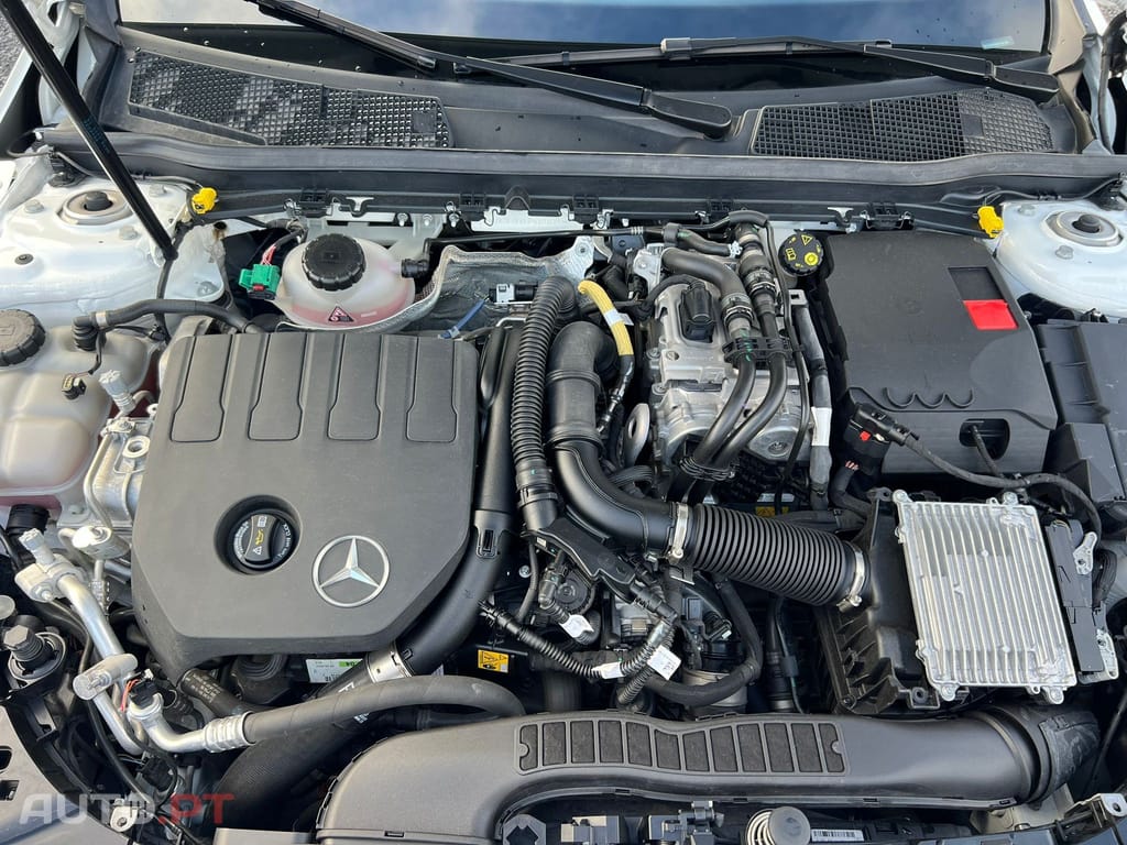 Mercedes-Benz A 250 e AMG Line