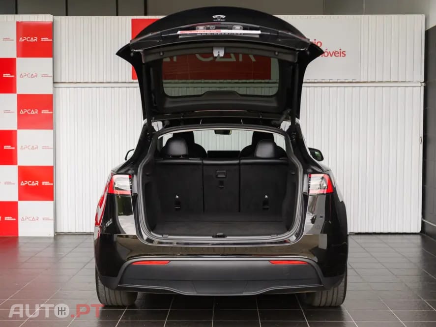 Tesla Model Y Long Range RWD