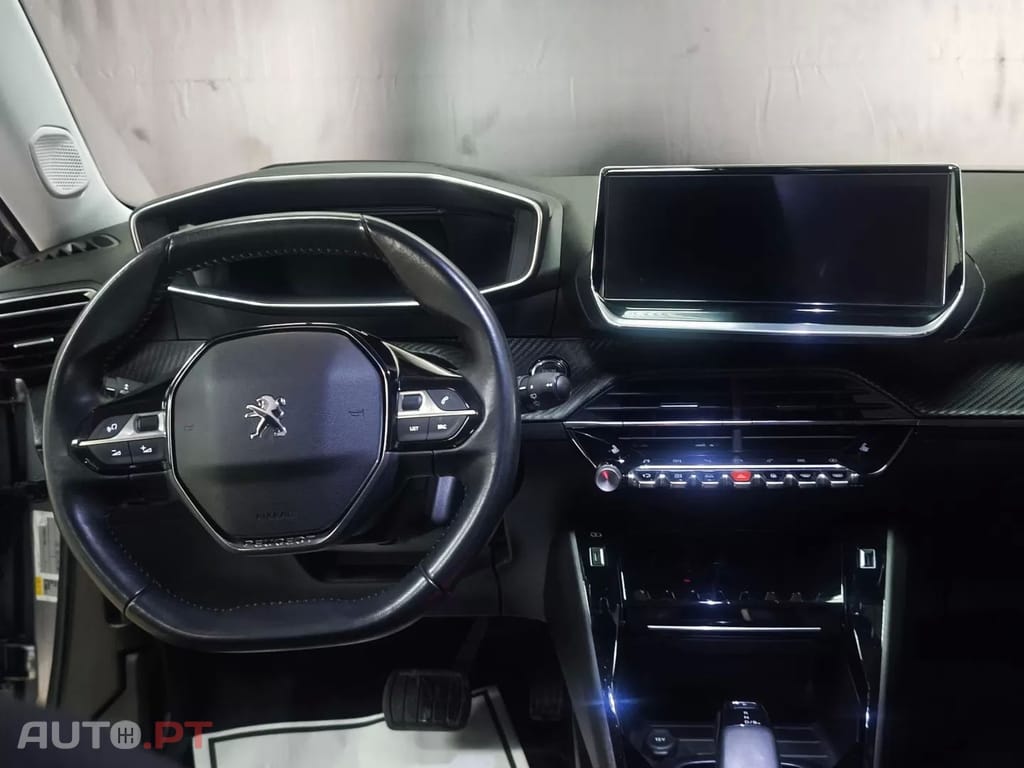 Peugeot E-2008 50 kWh Allure Pack