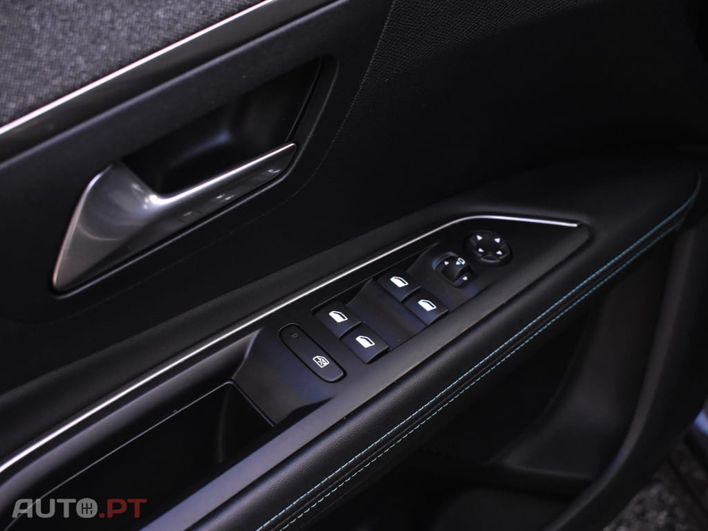 Peugeot 3008 1.6 Hybrid Allure Pack e-EAT8