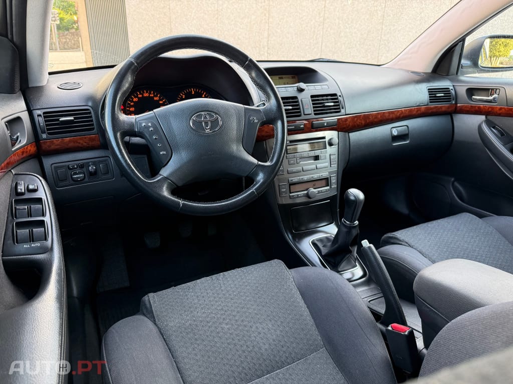 Toyota Avensis 2.0 D4D Sol