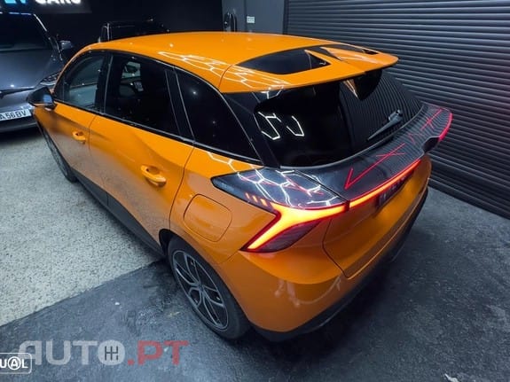 MG MG4 64 kWh Luxury