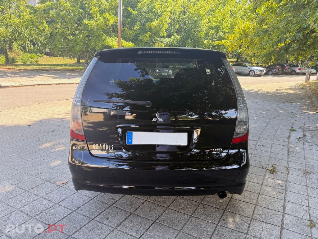 Mitsubishi Grandis 2.0 D-ID 136CV 7 LUGARES IUC BARATO