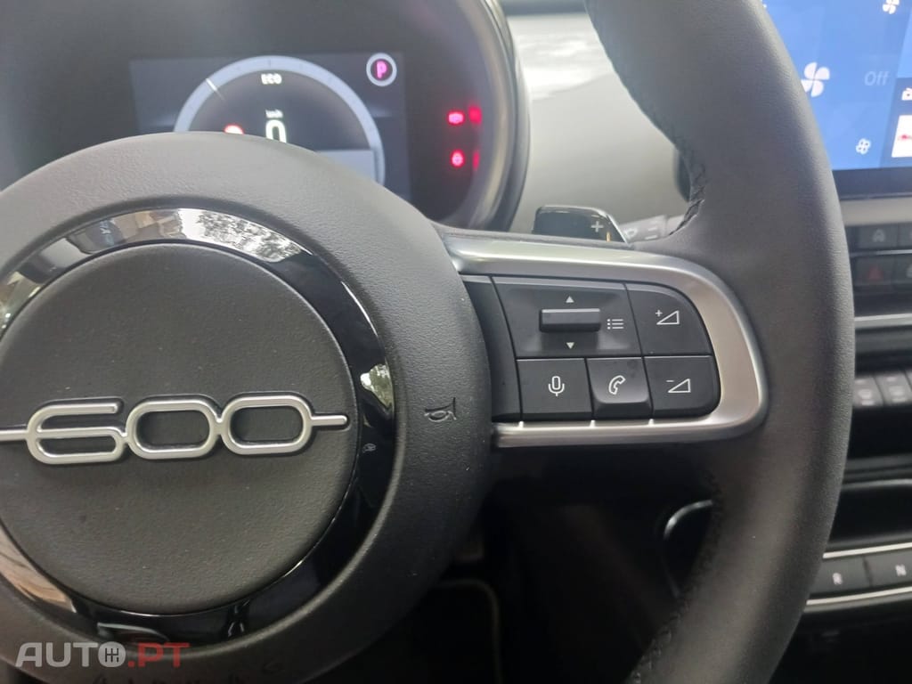 Fiat 600 1.2 Hybrid Icon