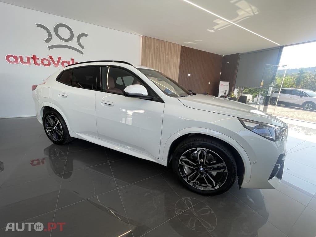 BMW iX2 eDrive20 Edição Desportiva M
