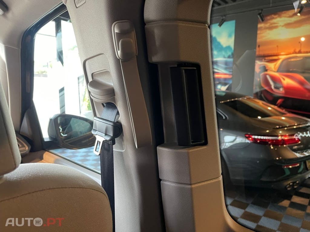 Volkswagen Multivan 2.0 TDI BM Longa Comfortline DSG