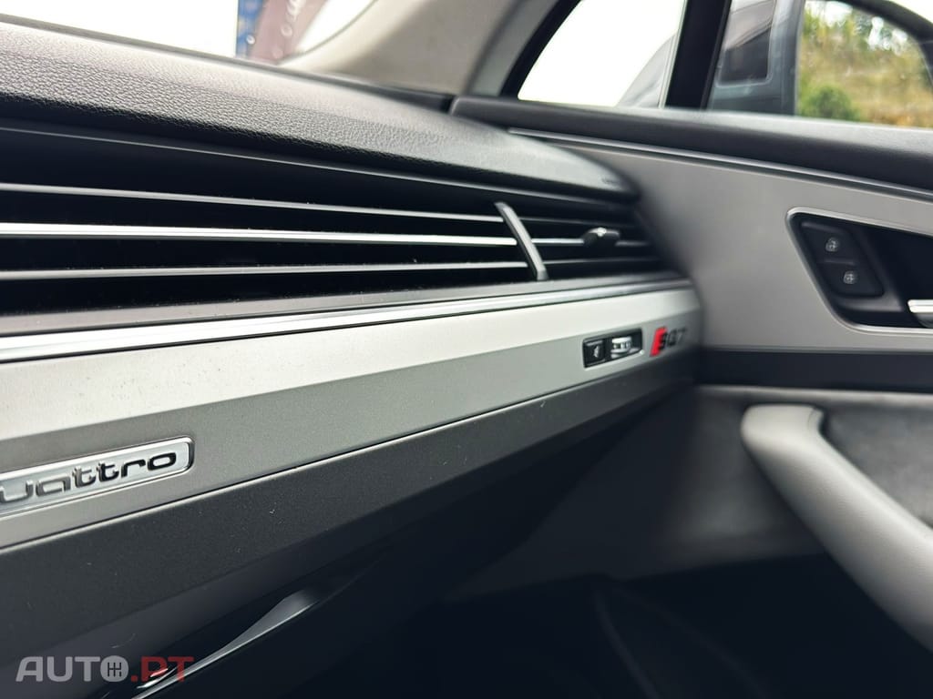 Audi Q7 quattro