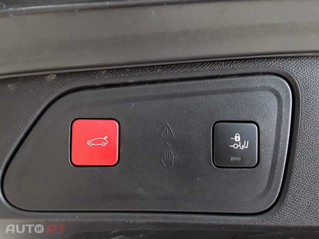 Peugeot 3008 Hybrid4 300 e-EAT8 GT I.V.A DEDUTIVEL