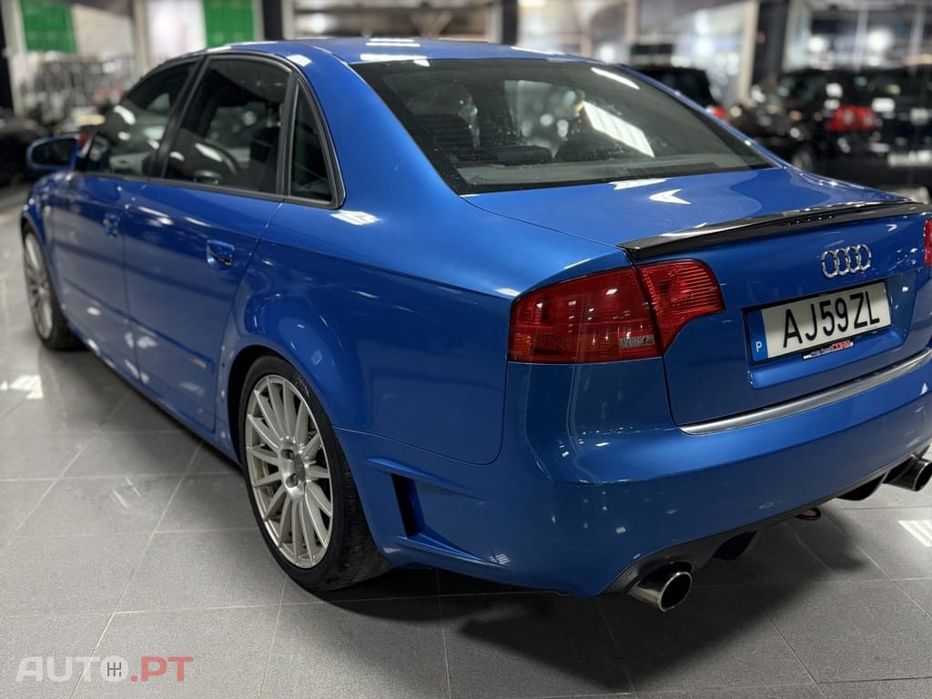 Audi A4 2.0 T FSI quattro
