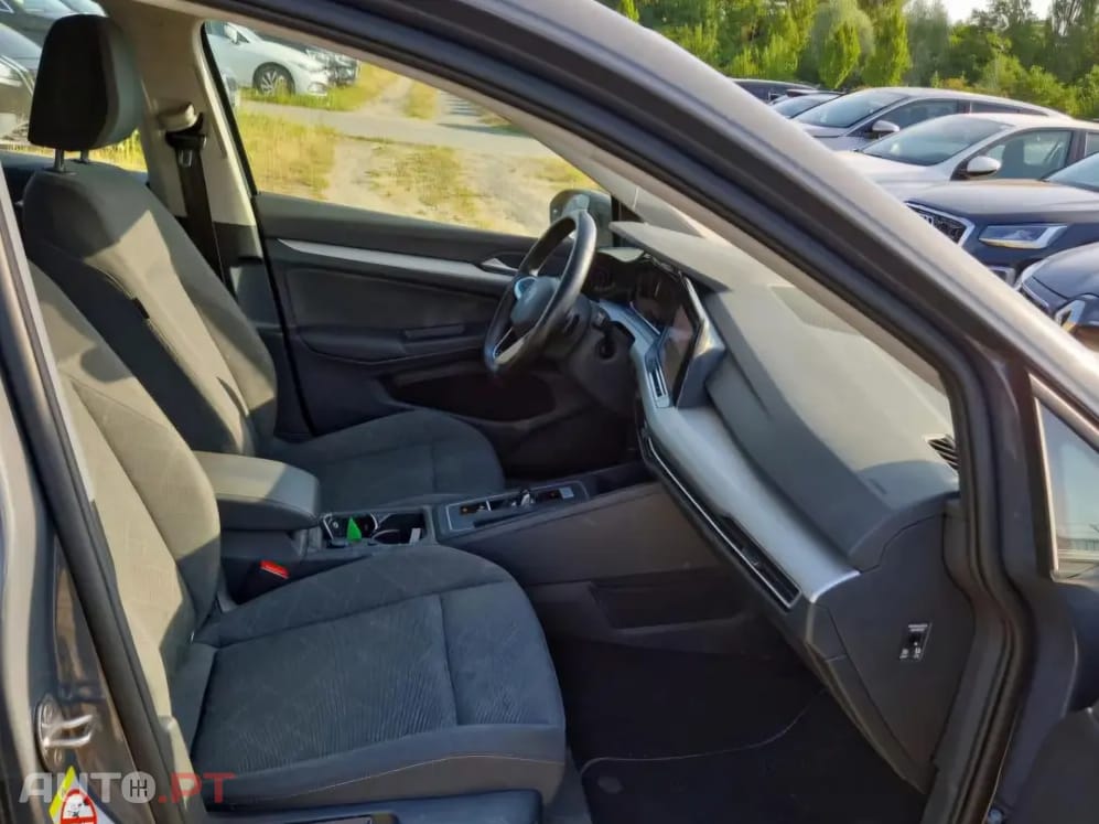 Volkswagen Golf Variant 1.0 eTSI Life DSG