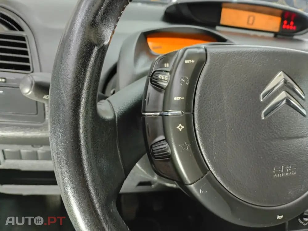 Citroën C4 1.6 HDi Exclusive — fotografia 16