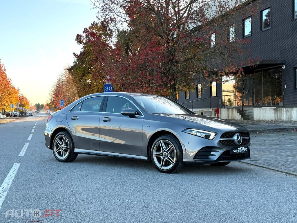 Mercedes-Benz A 250 e 8G-DCT AMG Line