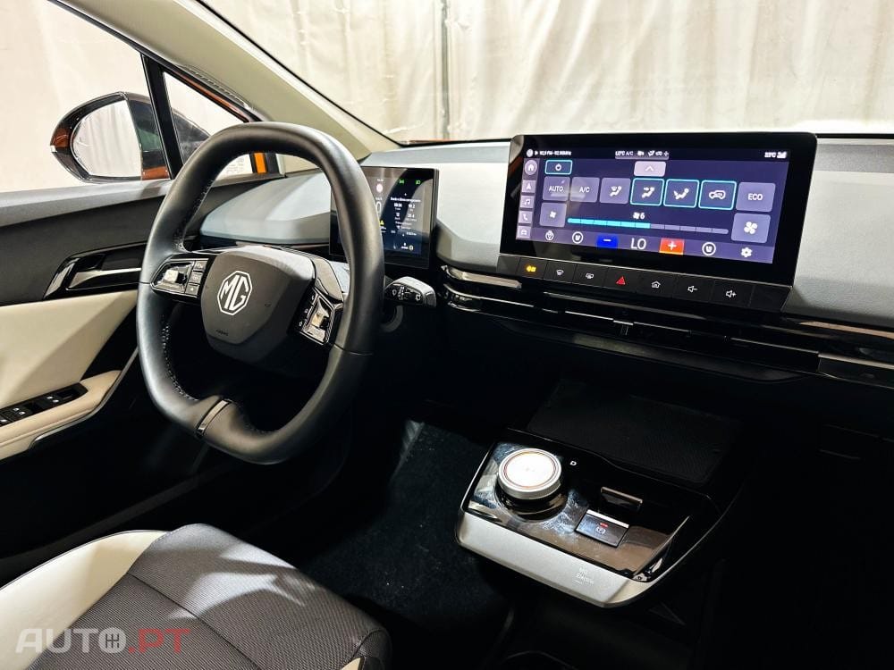 MG MG4 64 kWh Luxury