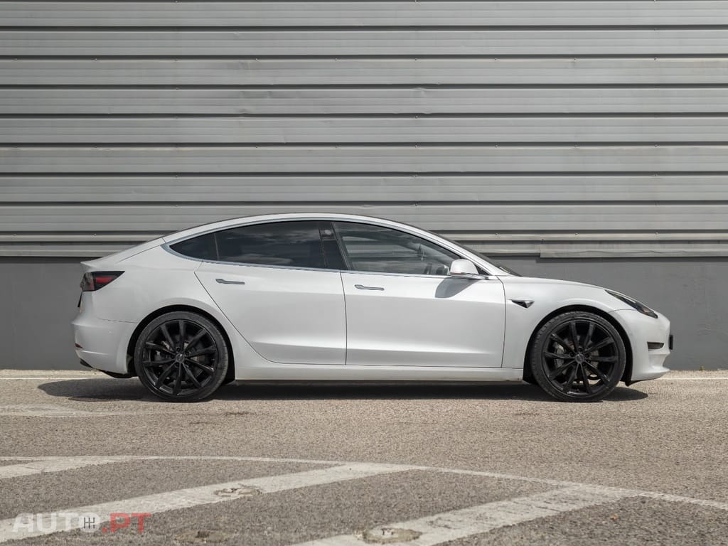 Tesla Model 3 Standard Range Plus RWD