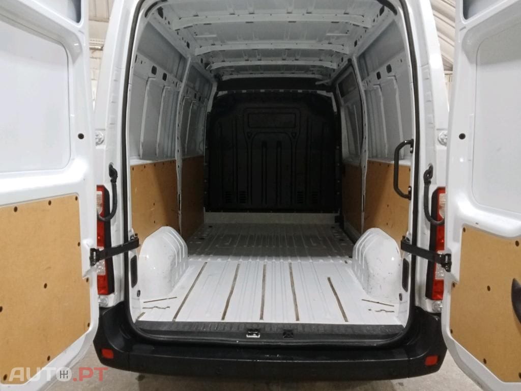 Renault Master MASTER III 2.3 dCi L2H2 3.5T
