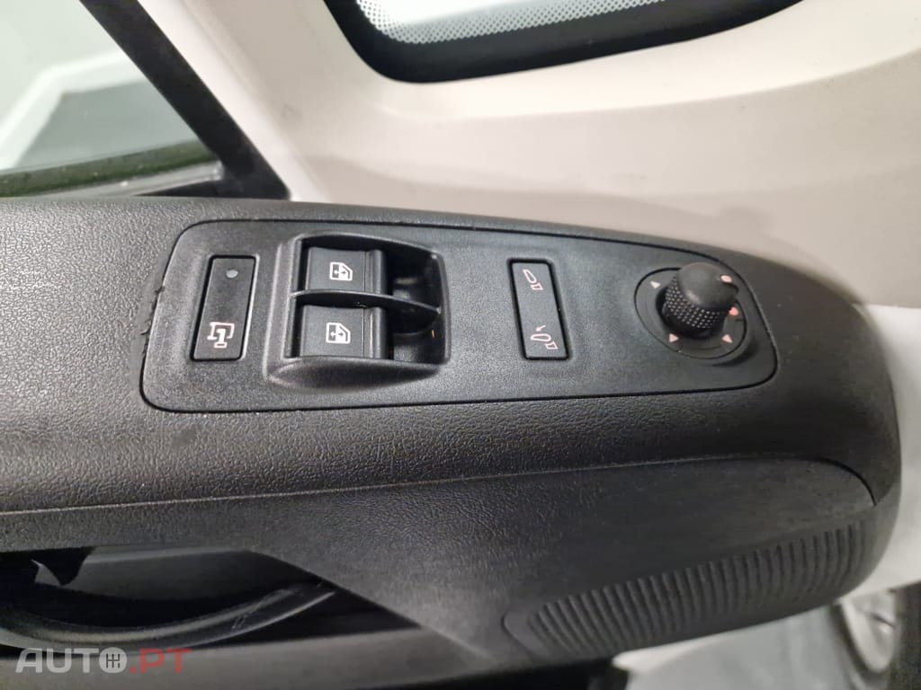 Peugeot Boxer 2.2 BlueHDi 335 L2H2 Pro GPS CAM. TRASEIRA IVA DEDUTIVEL