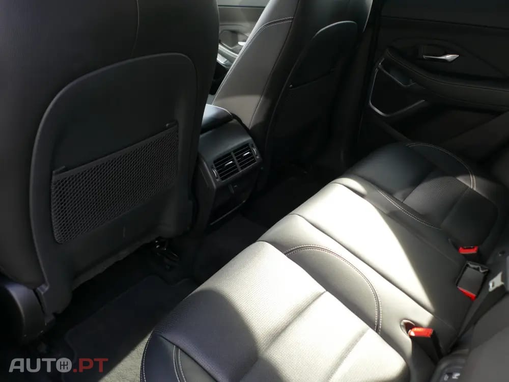 Jaguar E-Pace 1.5 P300e R-Dynamic HSE AWD Aut.