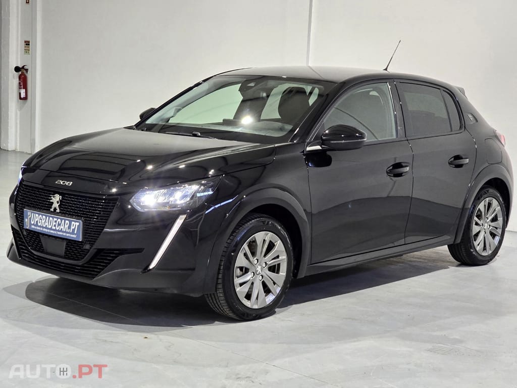 Peugeot E-208 50 kWh Allure Roadtrip