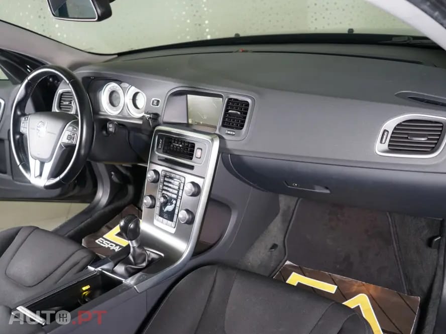Volvo V60 1.6 D2 Momentum Eco