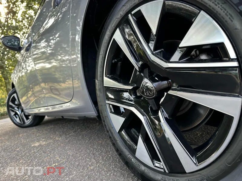 Peugeot E-208 51 kWh Allure