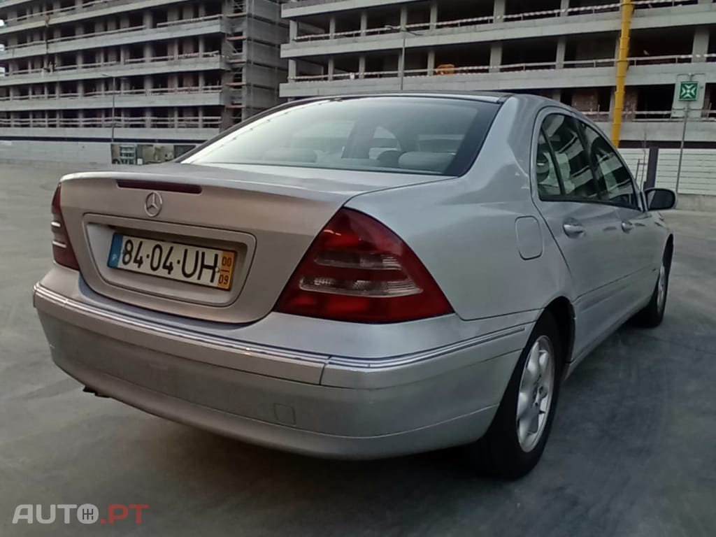 Mercedes-Benz 220 C 220 CDI