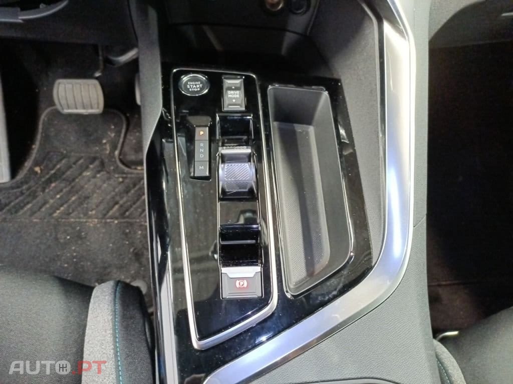 Peugeot 5008 PureTech 130 EAT8 Stop & Start Active