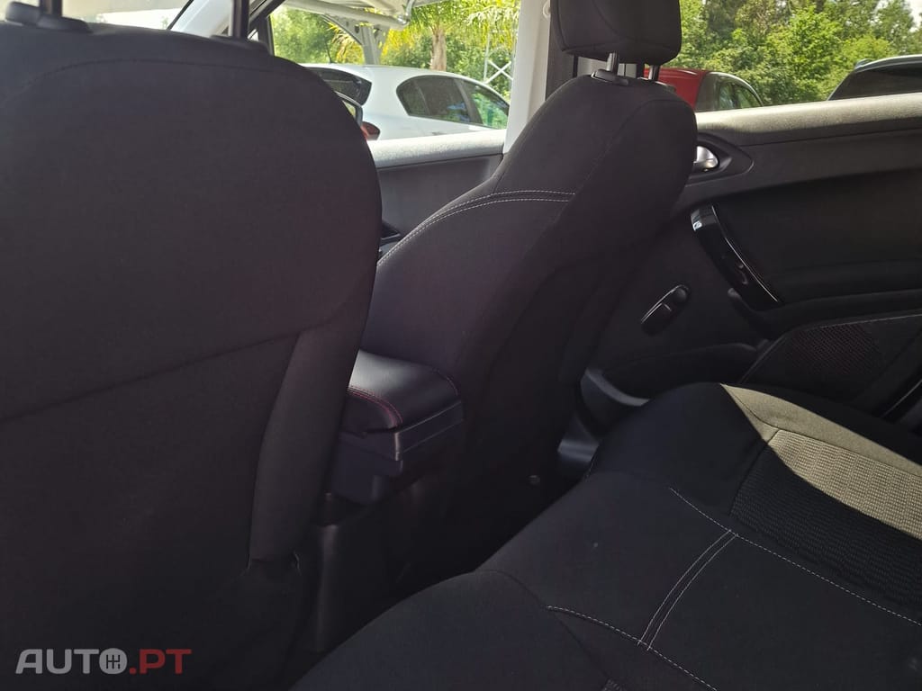 Peugeot 208 I 1.6 BlueHDi