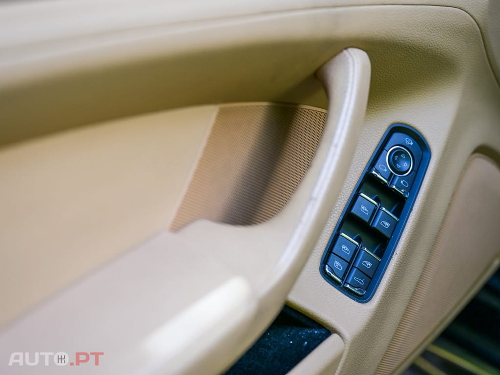 Porsche Panamera S Hybrid J19