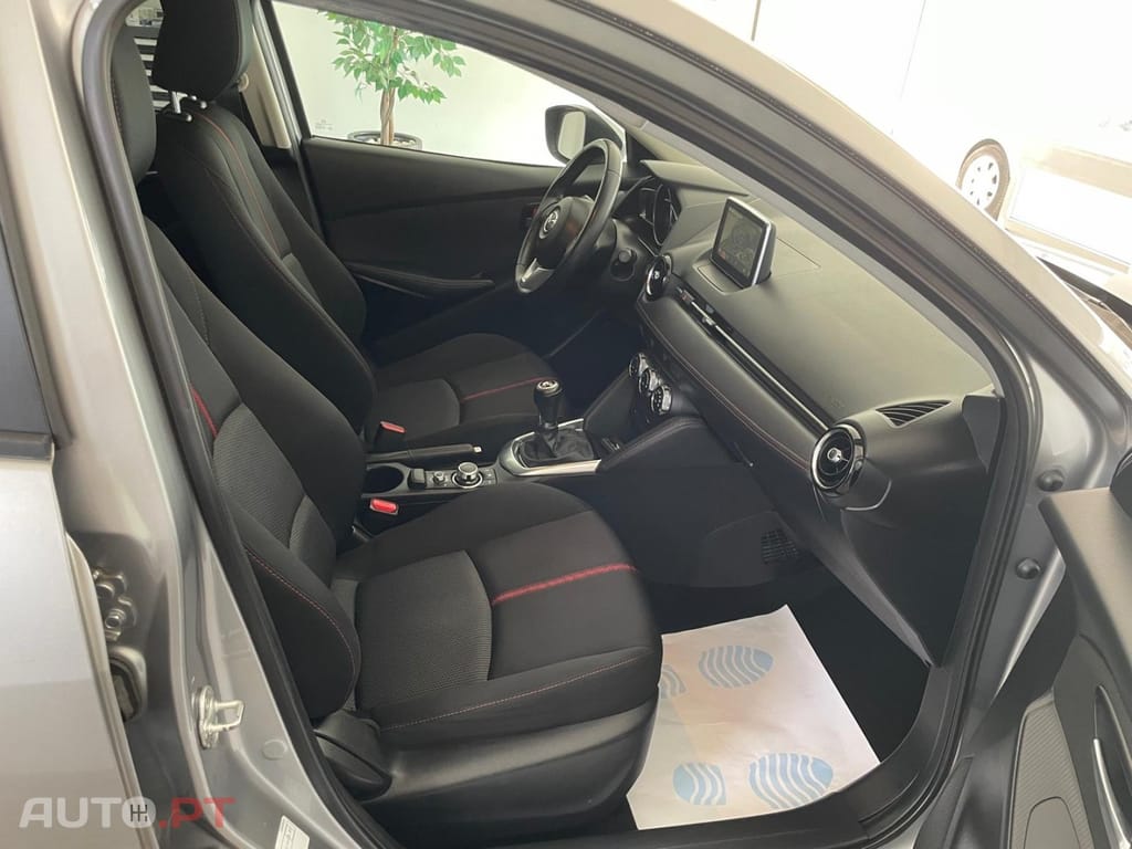 Mazda 2 1.5 Sky.Evolve Navi