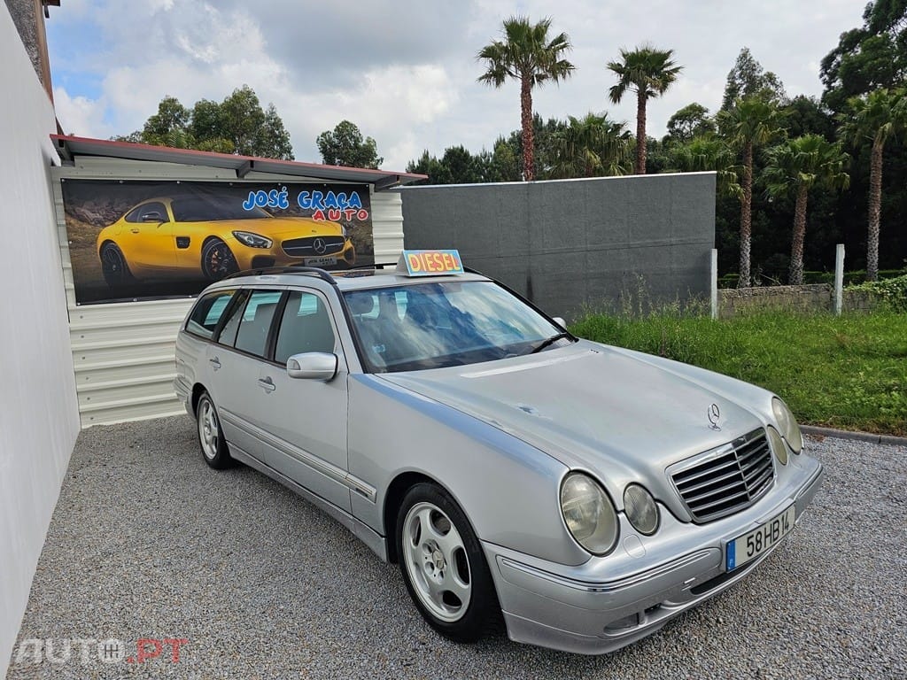 Mercedes-Benz E 220 Cx/Auto 143Cv