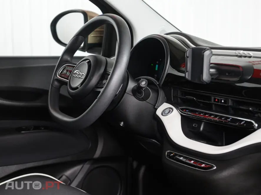Fiat 500e Action