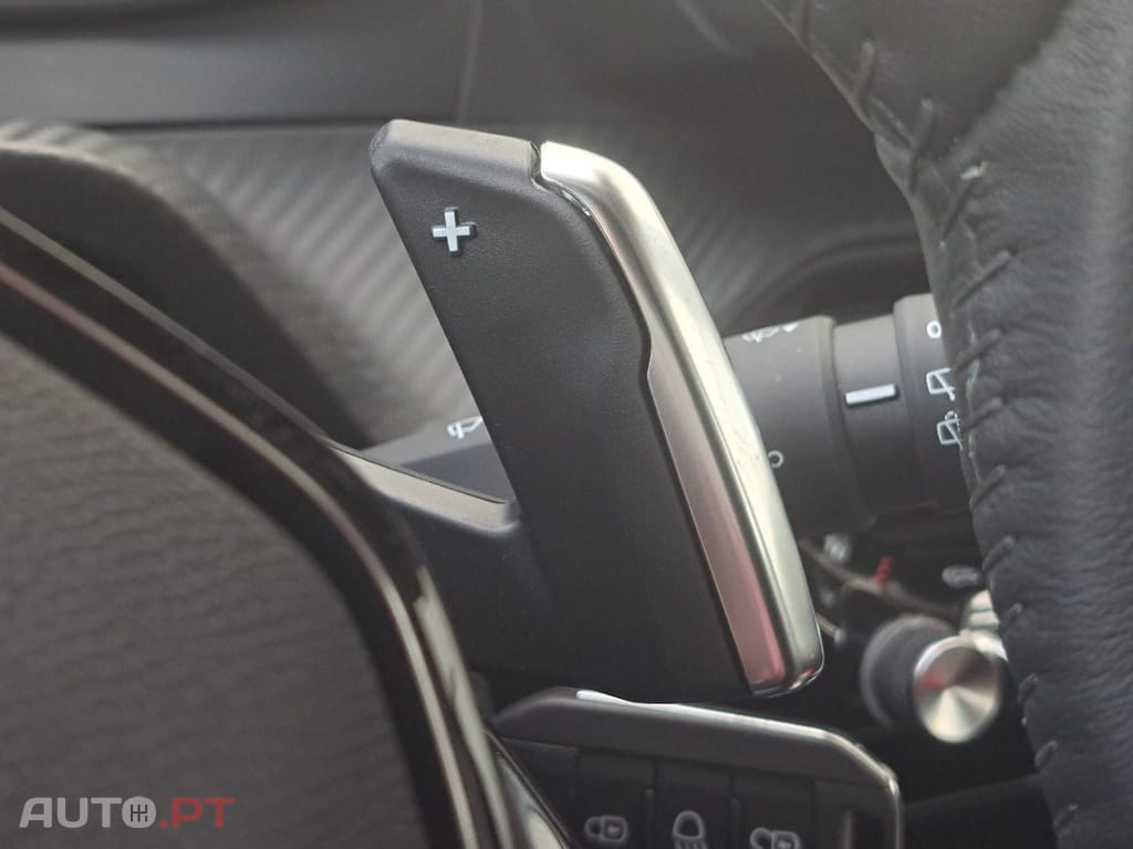 Peugeot 208 1.2 Hybrid Allure e-DCS6