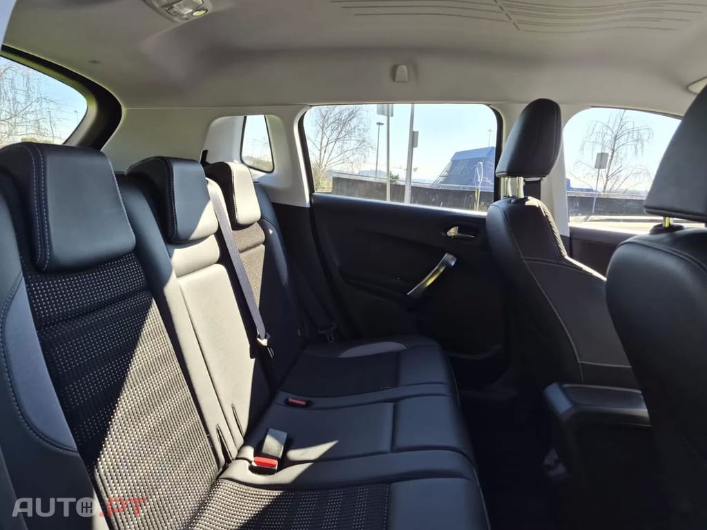 Peugeot 2008 1.2 PureTech Allure EAT6