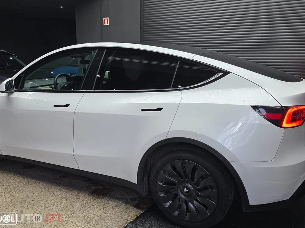Tesla Model Y Standard