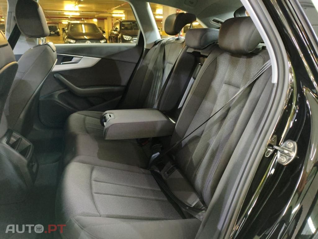 Audi A4 Avant 30 TDI S tronic