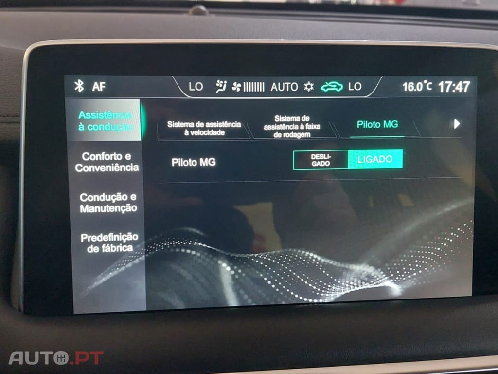 MG EHS PHEV Luxury