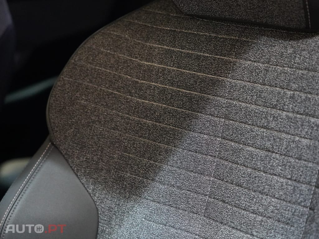 Peugeot 3008 1.2 Hybrid Allure e-DCS6