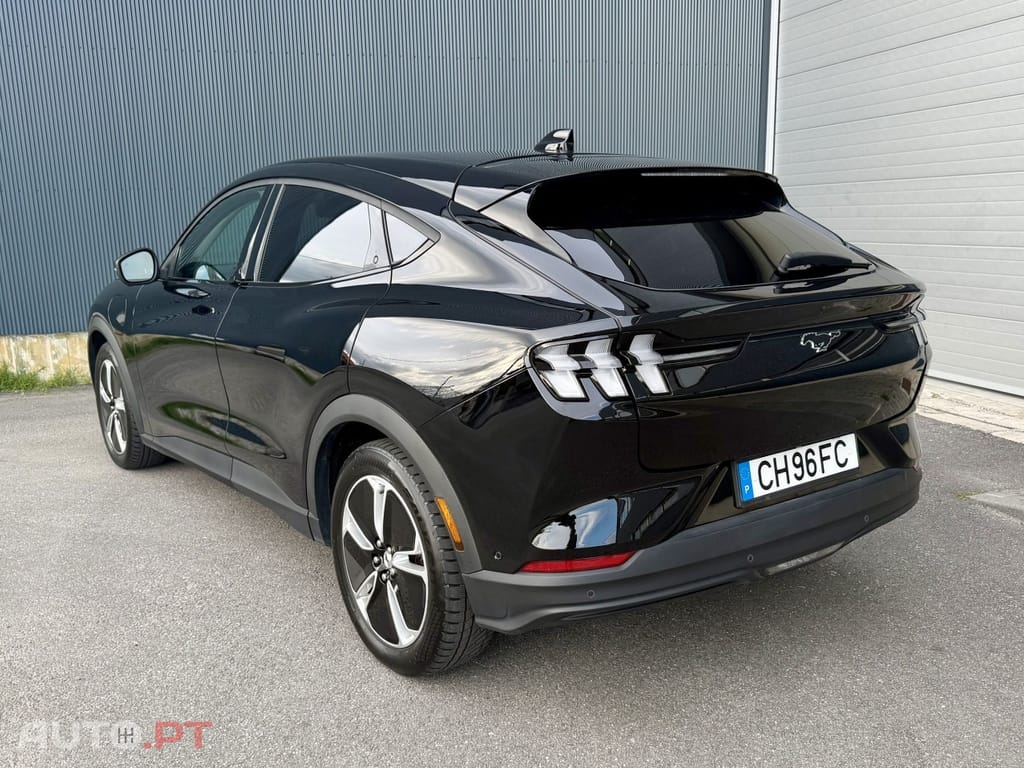 Ford Mustang Mach-E Standard