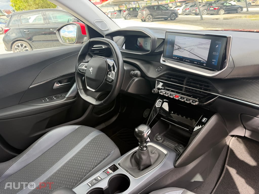 Peugeot 2008 1.2 PureTech Allure