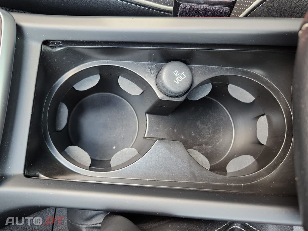 Volvo V40 2.0 D3 R-Design