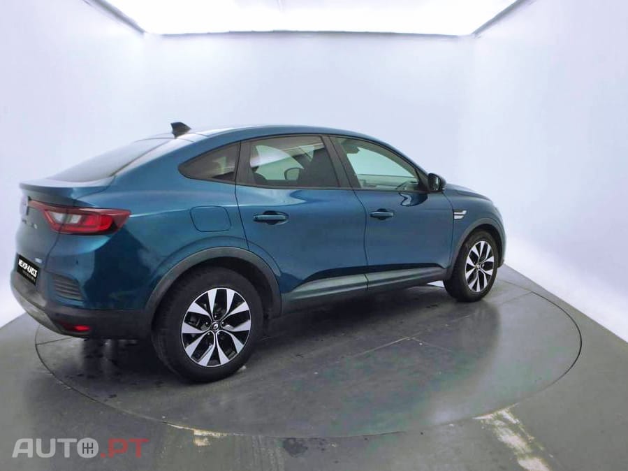 Renault Arkana 1.6 E-Tech Business